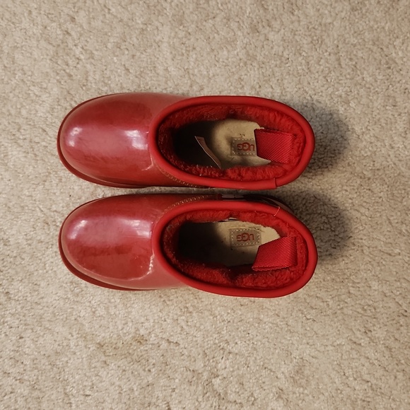 UGG girl's clear classic red mini boots - Picture 5 of 13